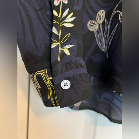 NWT ~ LOFT ~ Blue and black with flowers blouse - Picture 4 of 7